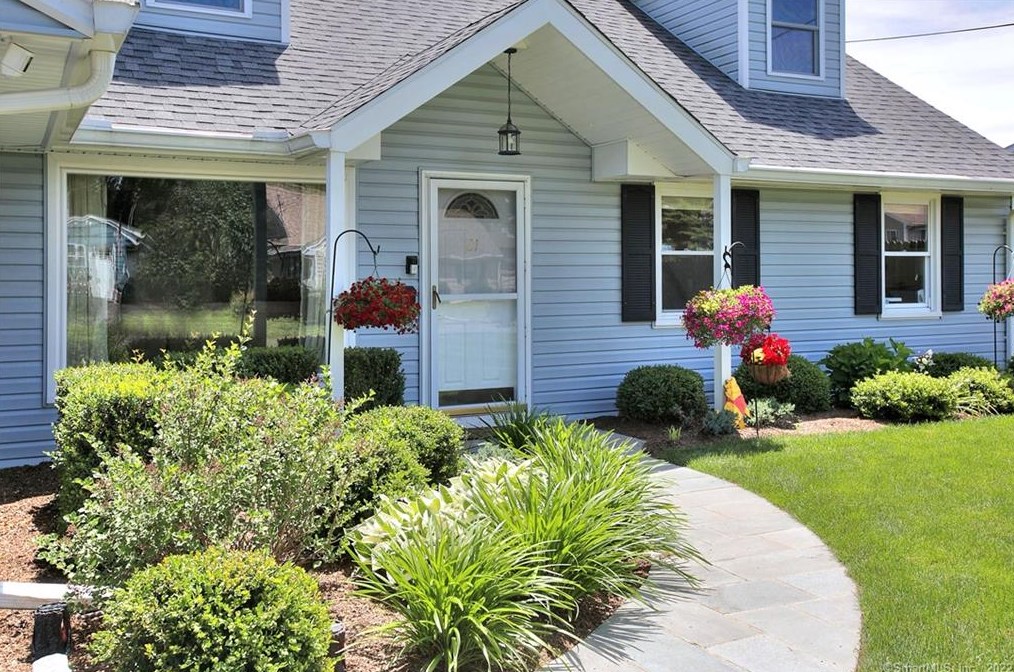 21 Assisi Way, Norwalk, CT 06851