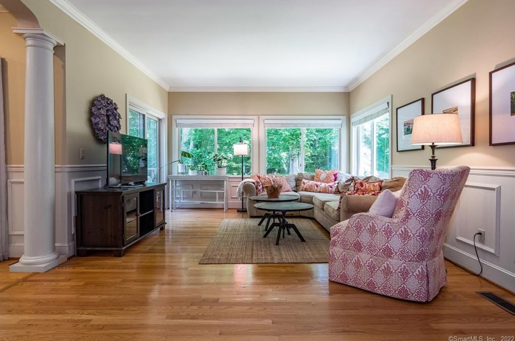 9 Stanton Ct, Madison CT 06443-3352 exterior