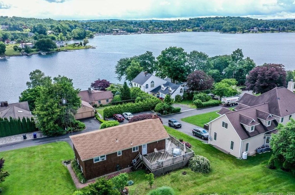 41 Arrowhead Rd, Brookfield Center, CT 06804