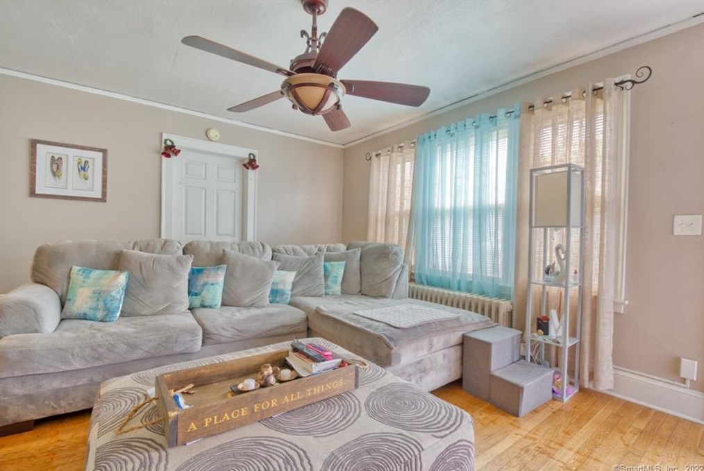 74 Nilan St, Hartford CT 06106-3745 exterior