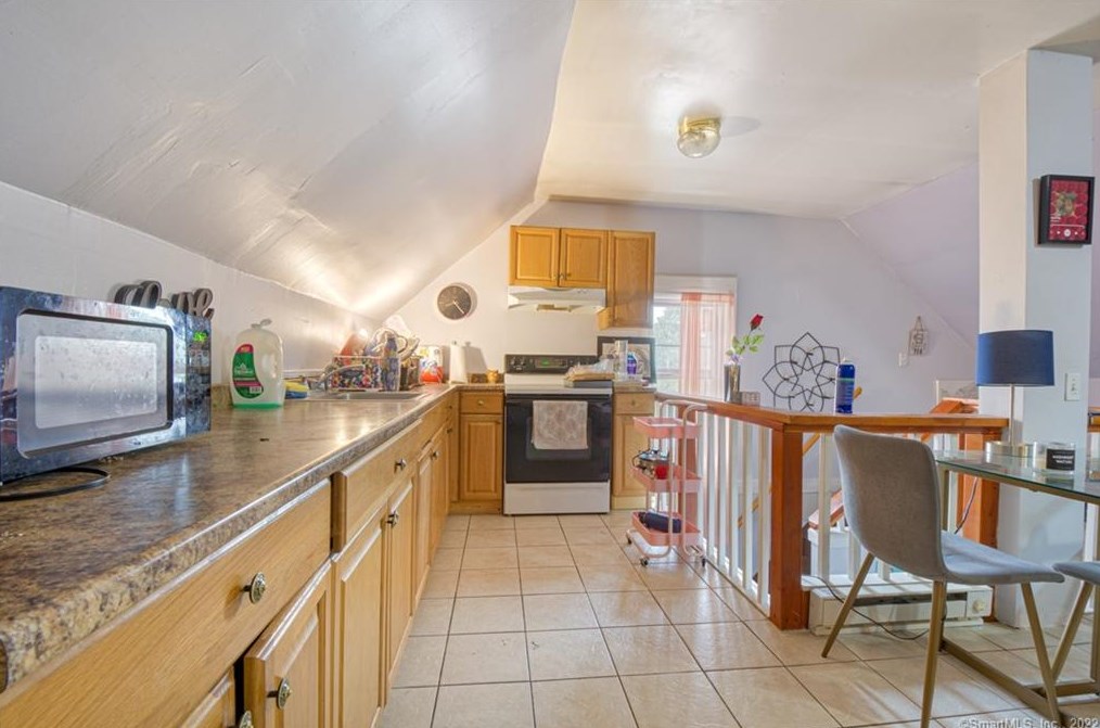 74 Nilan St, Hartford CT 06106-3745 exterior