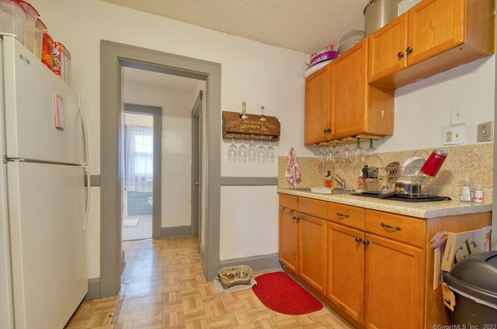 74 Nilan St, Hartford CT 06106-3745 exterior