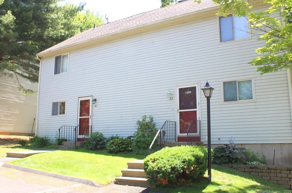 24 Larkspur Dr, Cromwell, CT 06416-1219