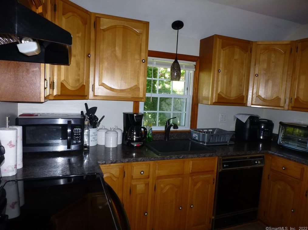1115 Hartford Turnpike, Waterford, CT 06385