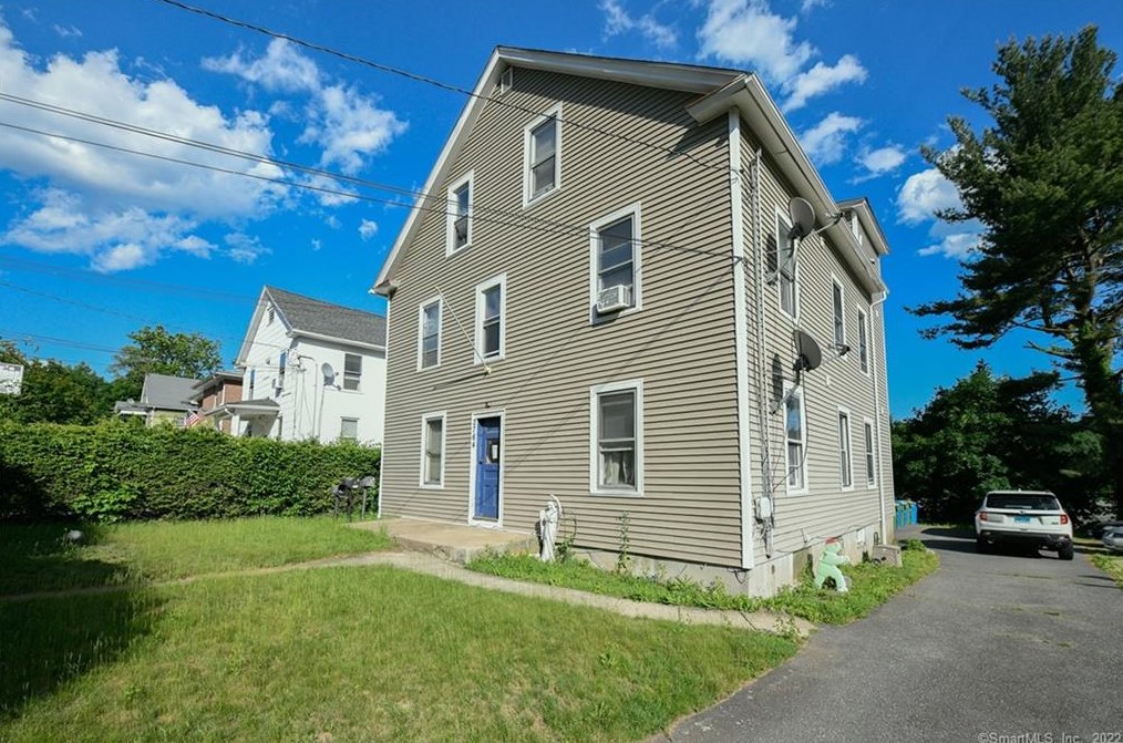 2764 E Main St, Waterbury, CT 06705