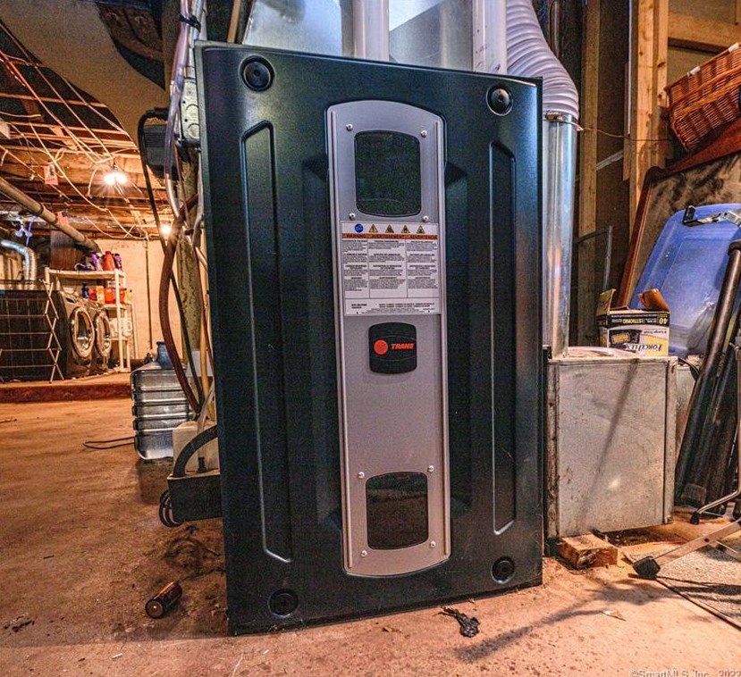 30 Kneeland Rd, New Haven CT 06512-1902 exterior