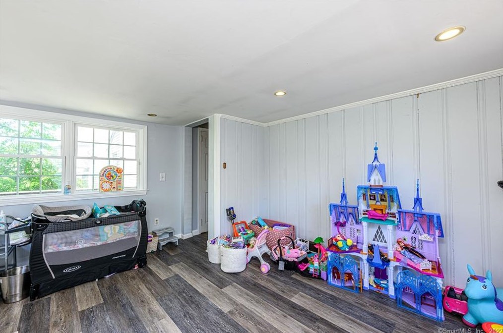 30 Kneeland Rd, New Haven CT 06512-1902 exterior