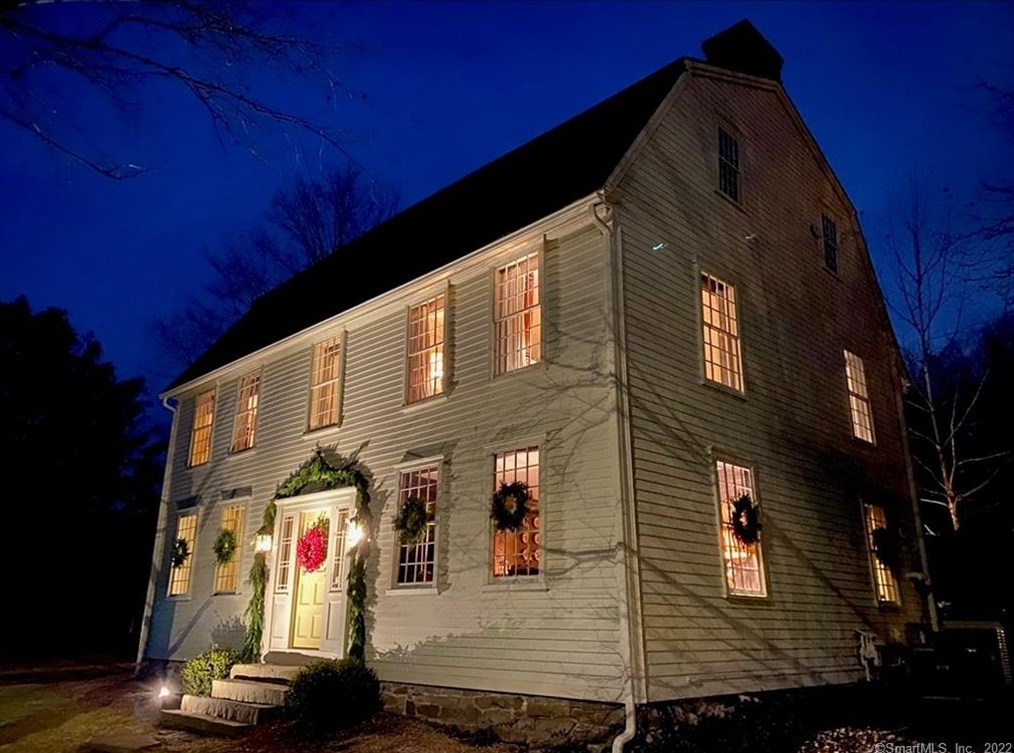 487 Main St S, Woodbury, CT 06798