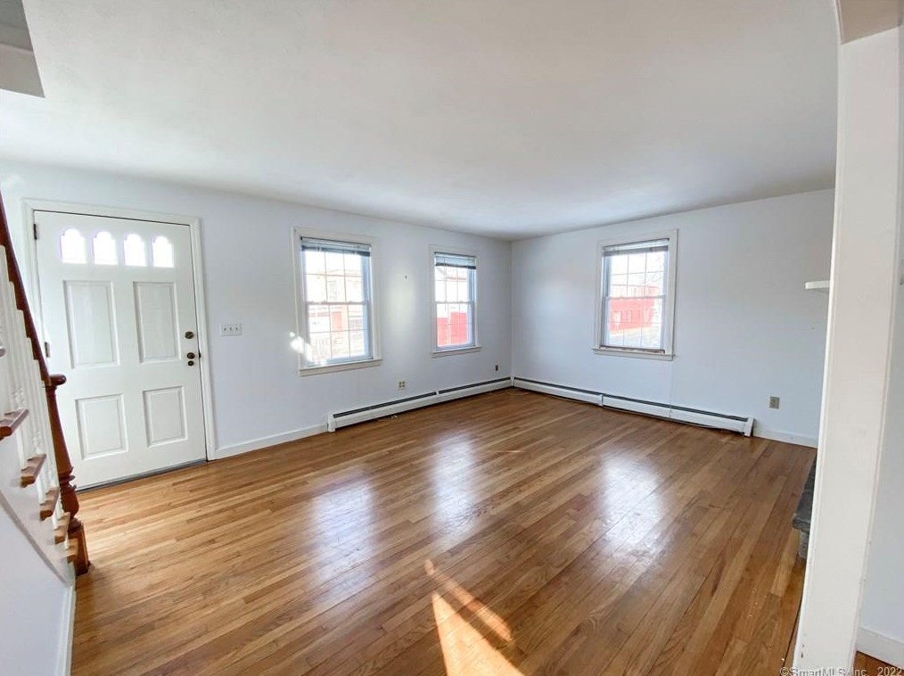 14 Willow St, Cheshire, CT 06410