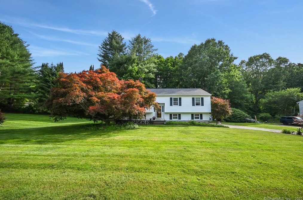 1 Lamplighter Ln, Northville, CT 06776 exterior
