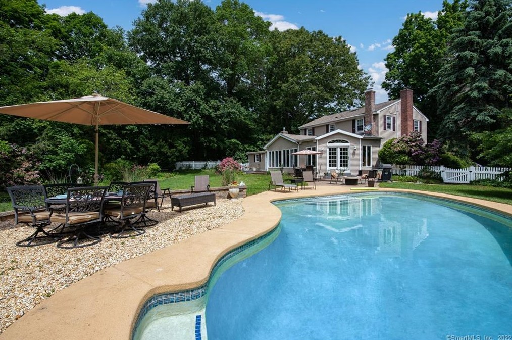 56 Sandlewood Dr, Madison, CT 06443-2257