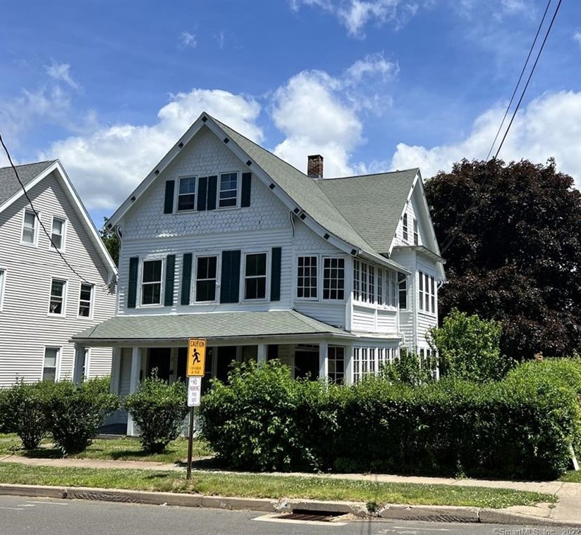 35 Harrison Ave, Branford, CT 06405