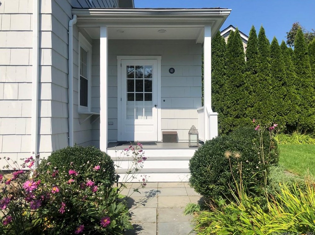 41 Mortimer St, New Canaan, CT 06840