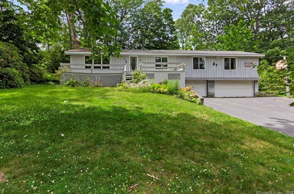 27 Old Hickory Ln, Branford, CT 06405 exterior