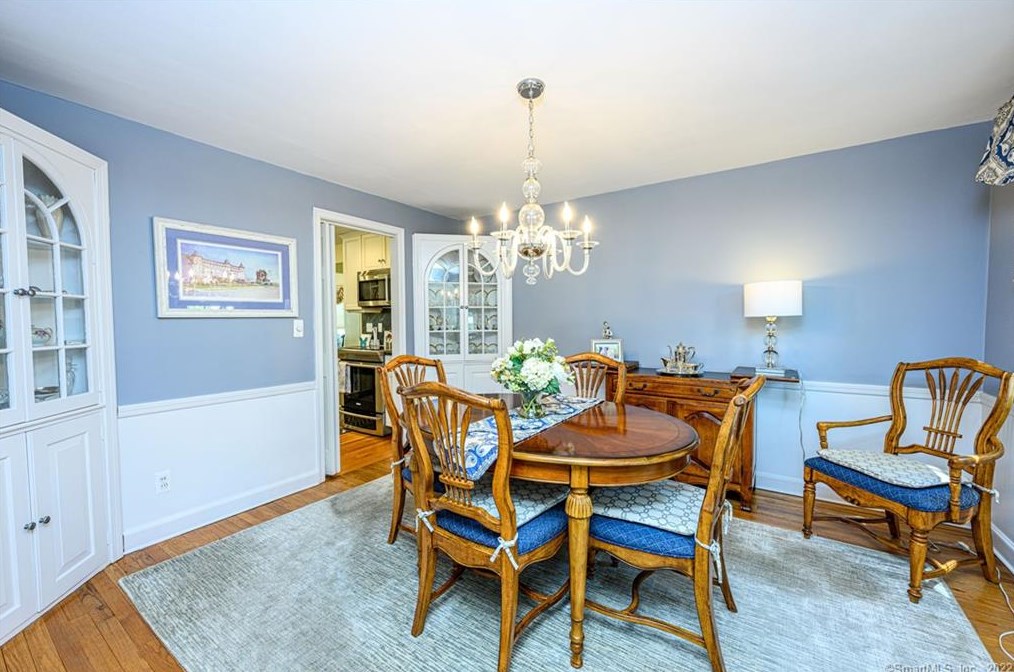 72 Hall St, New Haven CT 06516-3720 exterior