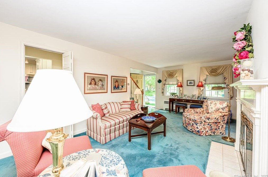 72 Hall St, New Haven CT 06516-3720 exterior