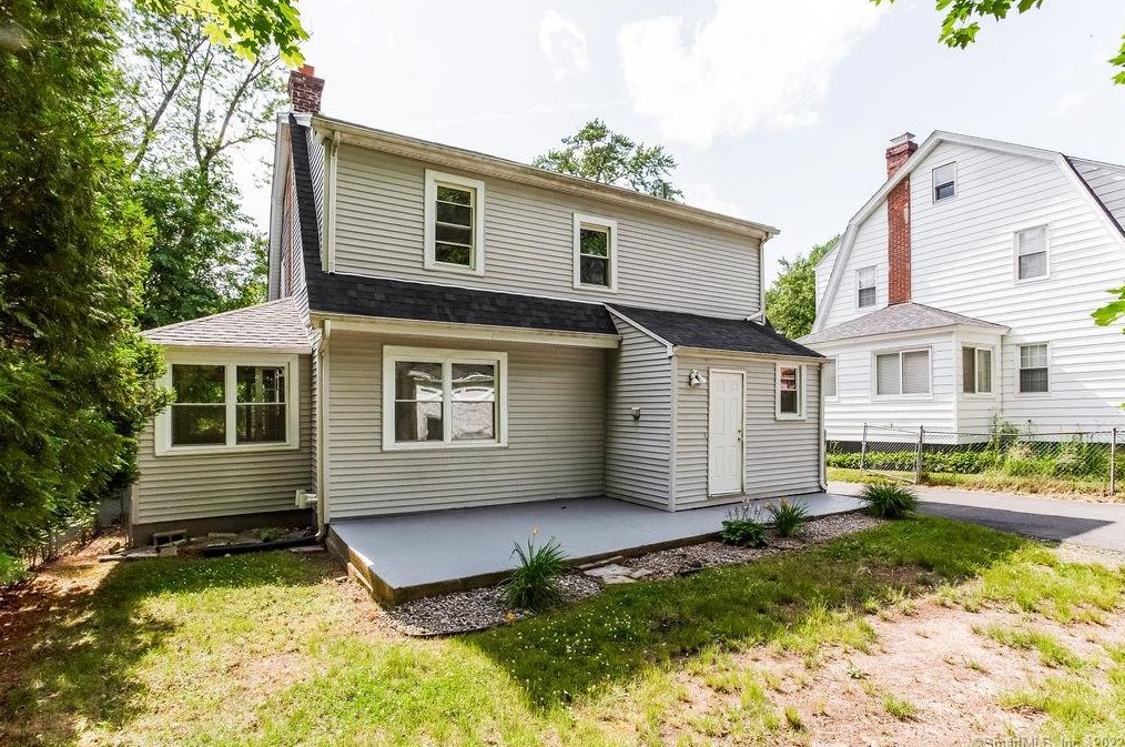 126 Palm St, Hartford CT 06112-1355 exterior