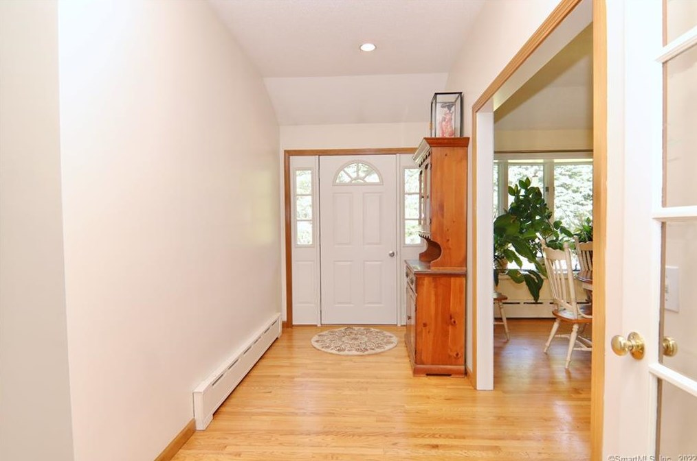 222 Judd Rd, Bridgeport CT  06612-1026 exterior