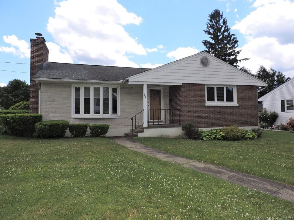 33 Hickory Rd, Union City, CT 06770-4620