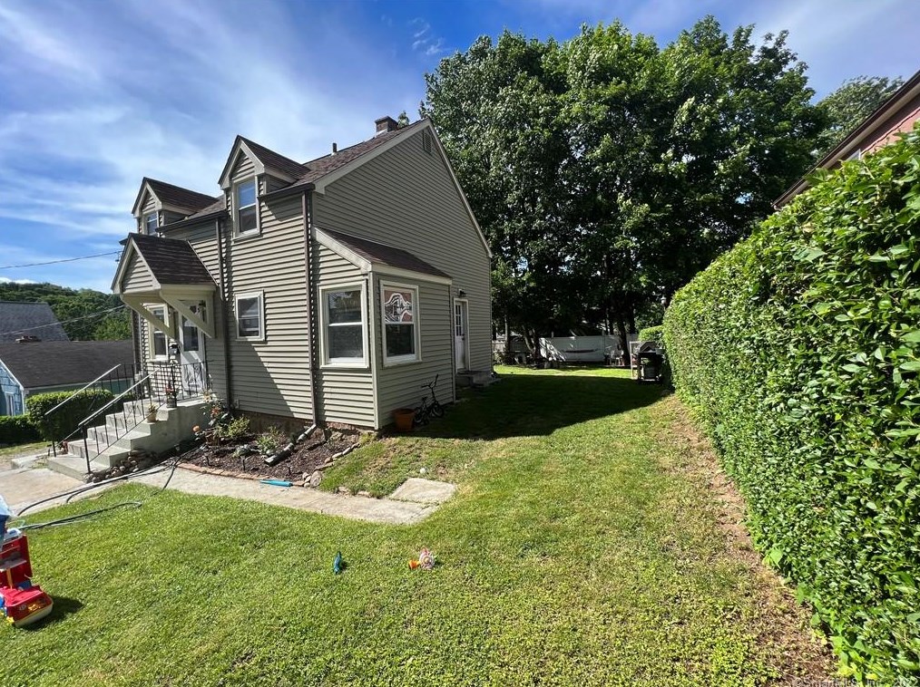 184 Voight Ave, Bridgeport, CT 06606