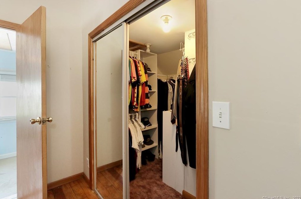 398 Ocean Ave, New Haven CT 06516-6842 exterior