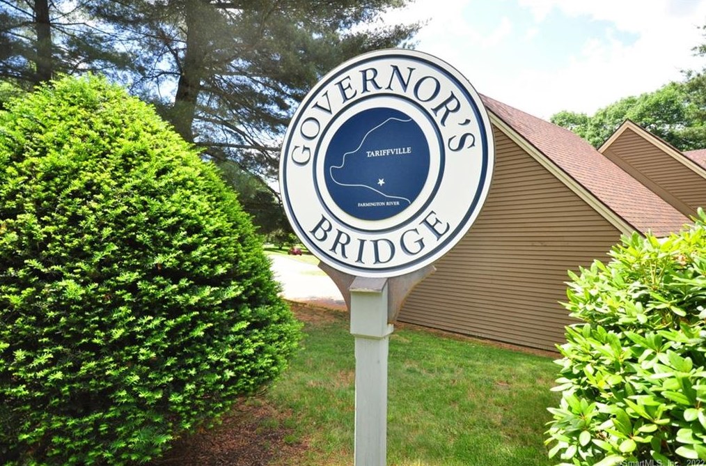 20 Mallard Cir, Simsbury CT  06081-9672 exterior