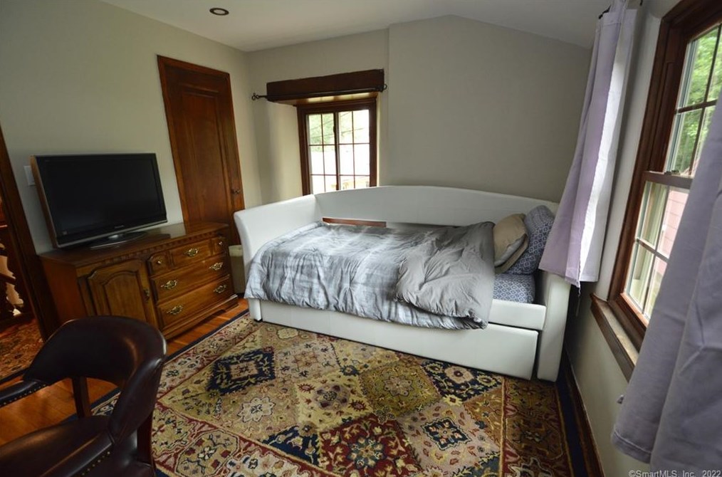 25 Howard St, New Haven CT 06513-4036 exterior