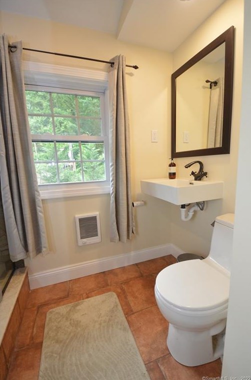 25 Howard St, New Haven CT 06513-4036 exterior