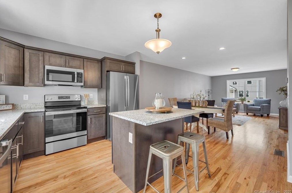 88 Woodhouse Ave #16, Wallingford, CT 06492