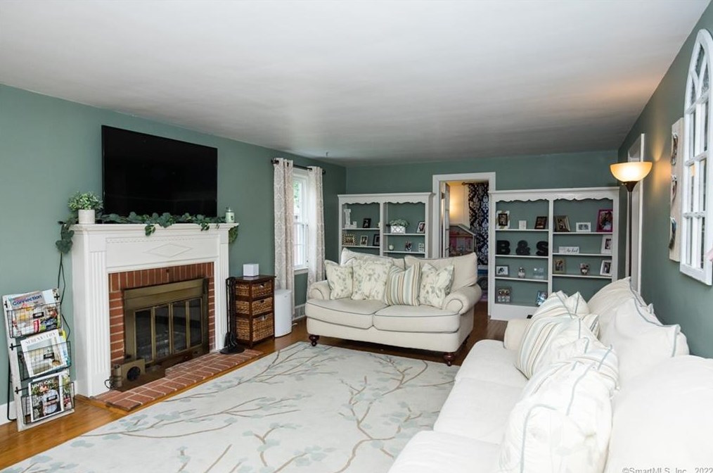 50 Cornwall Ave, Cheshire, CT 06410