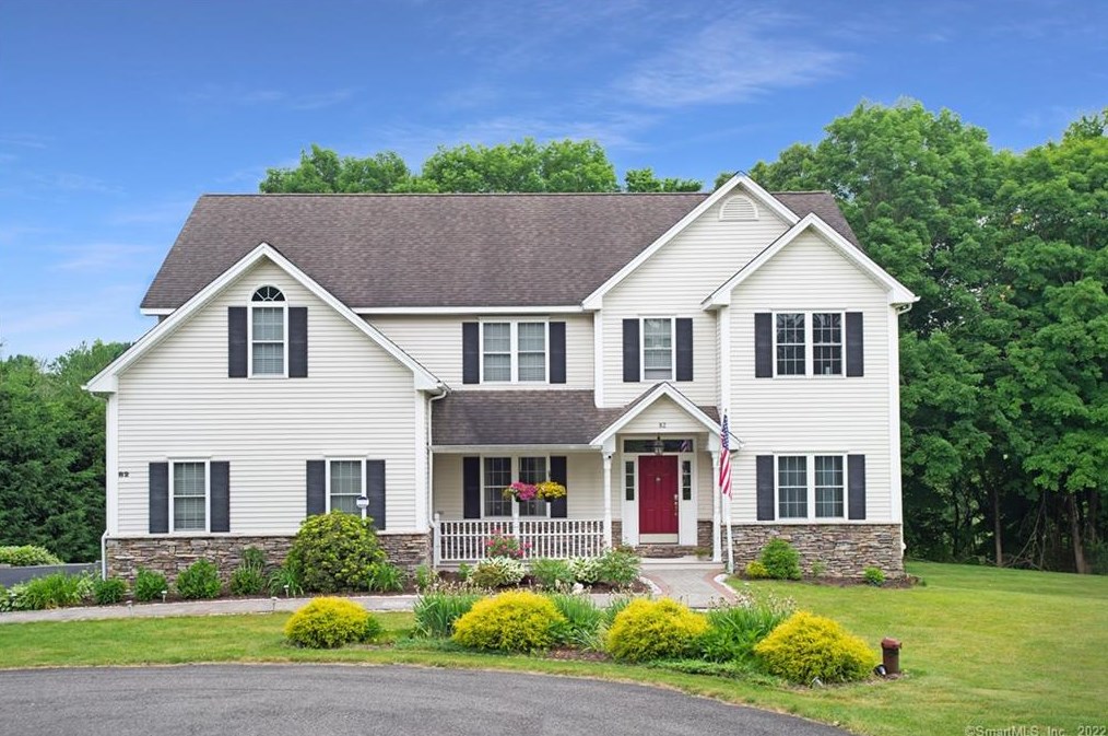 82 Long Meadow Hill Rd, Brookfield Center, CT 06804