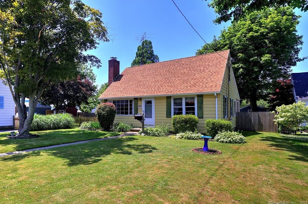 155 Pauline St, Stratford, CT 06615-7529