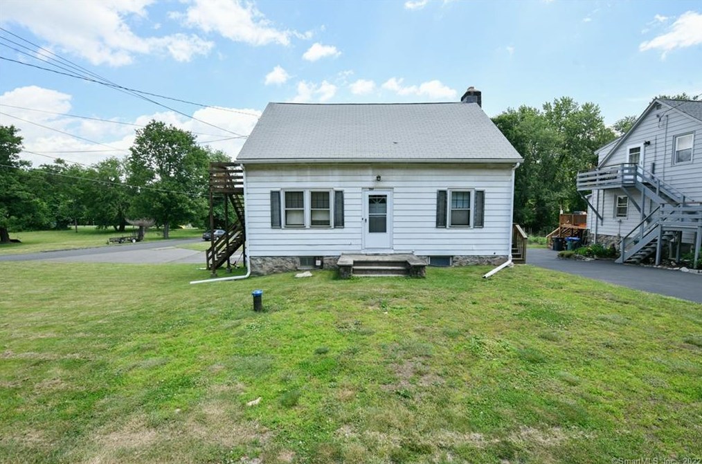 792 Marion Rd, Cheshire, CT 06410