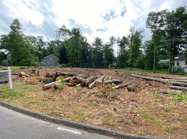43 Oak Ridge Dr, Avon, CT 06001-2213