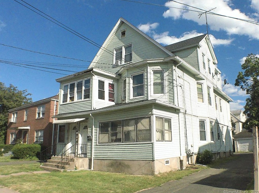27 Standish St, Hartford, CT 06114-2644