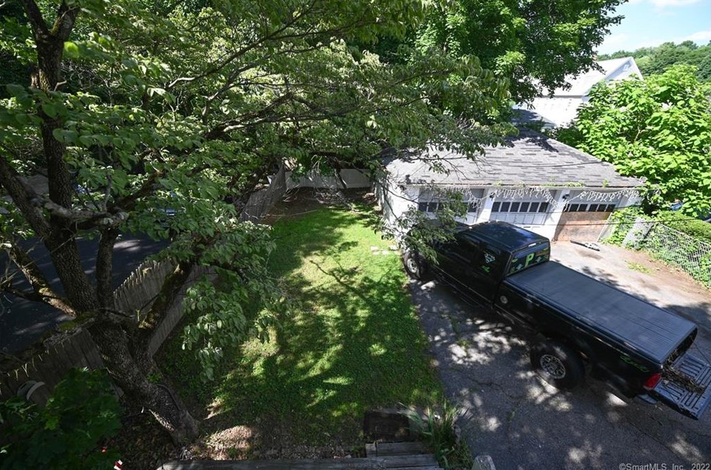 64 Vine St, Ansonia, CT 06401