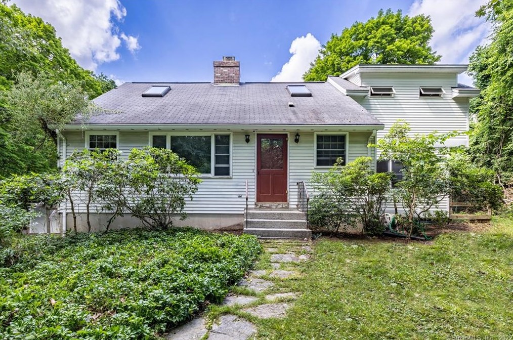 579 Gurleyville Rd, Storrs Mansfield, CT 06268