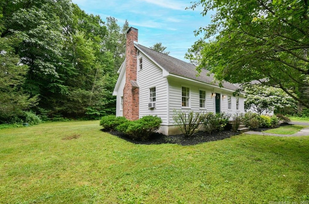 74 Scuppo Rd, Woodbury, CT 06798