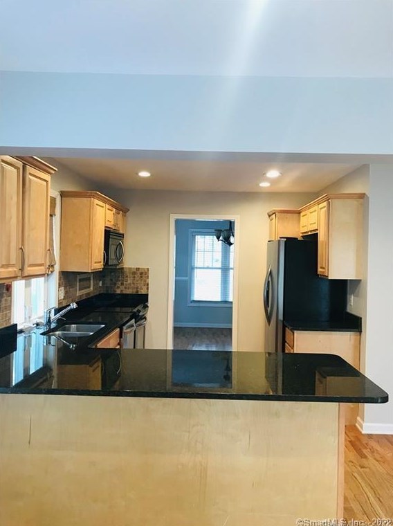 9 Birch St, Huntington, CT 06484
