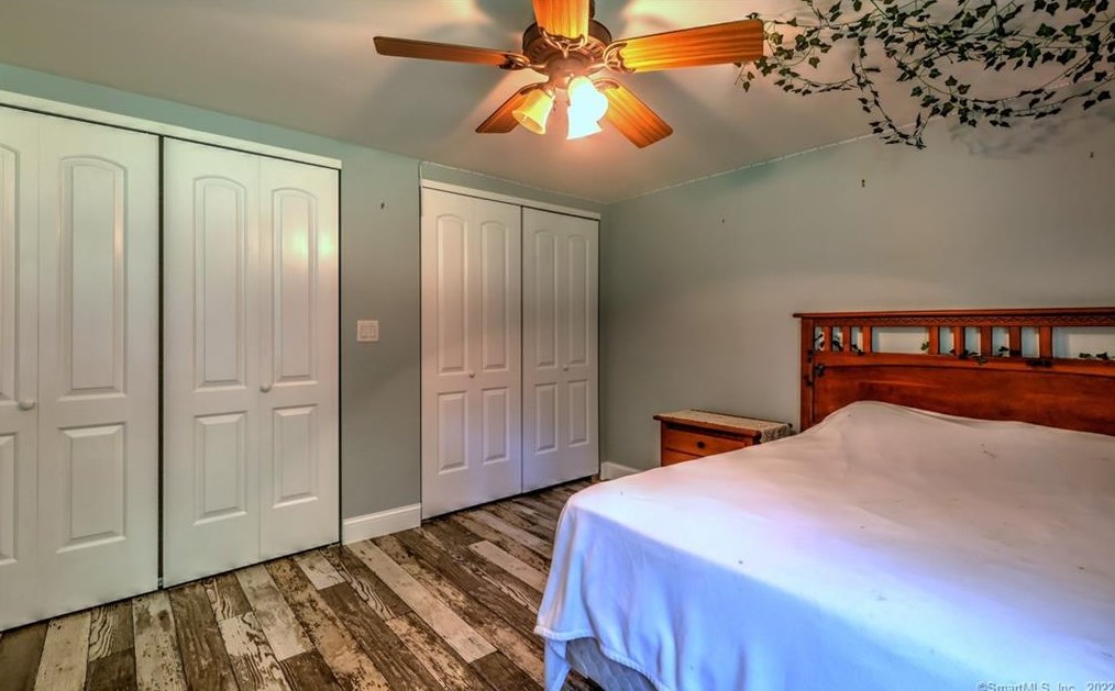 37 Acorn Hl Rd, New Haven CT 06525-1019 exterior