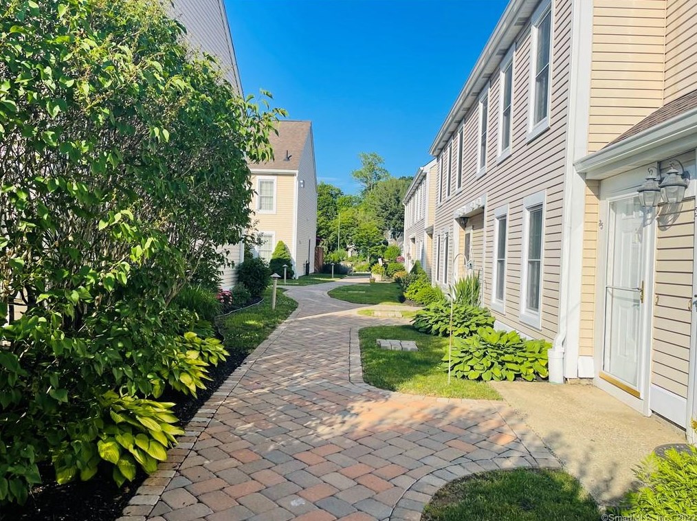 54 Rope Ferry Rd #b35, Waterford, CT 06385