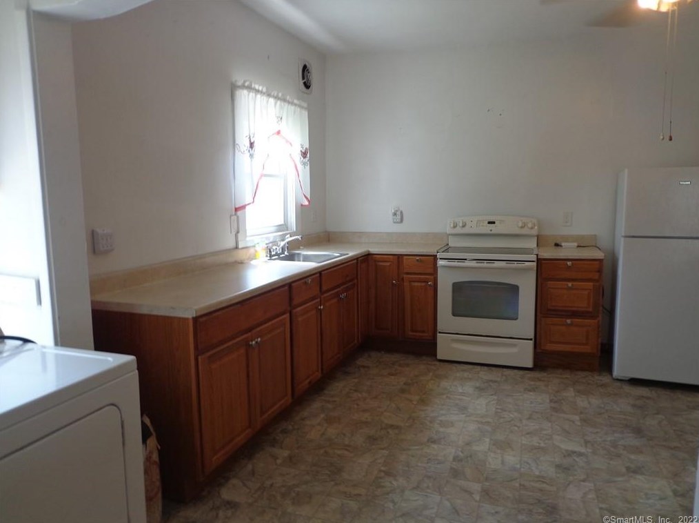 36 Clover St, Ansonia, CT 06401