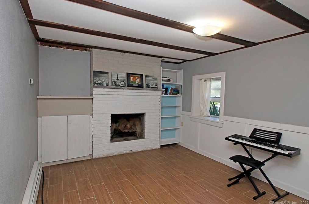 168 Hill Rd, Collinsville CT  06019-2242 exterior