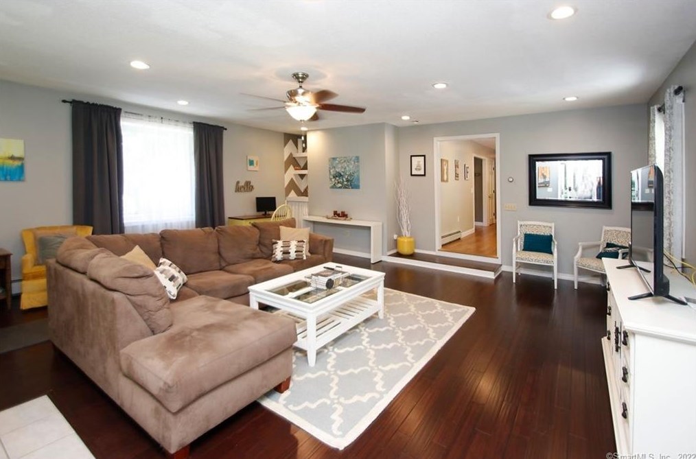 168 Hill Rd, Collinsville CT  06019-2242 exterior