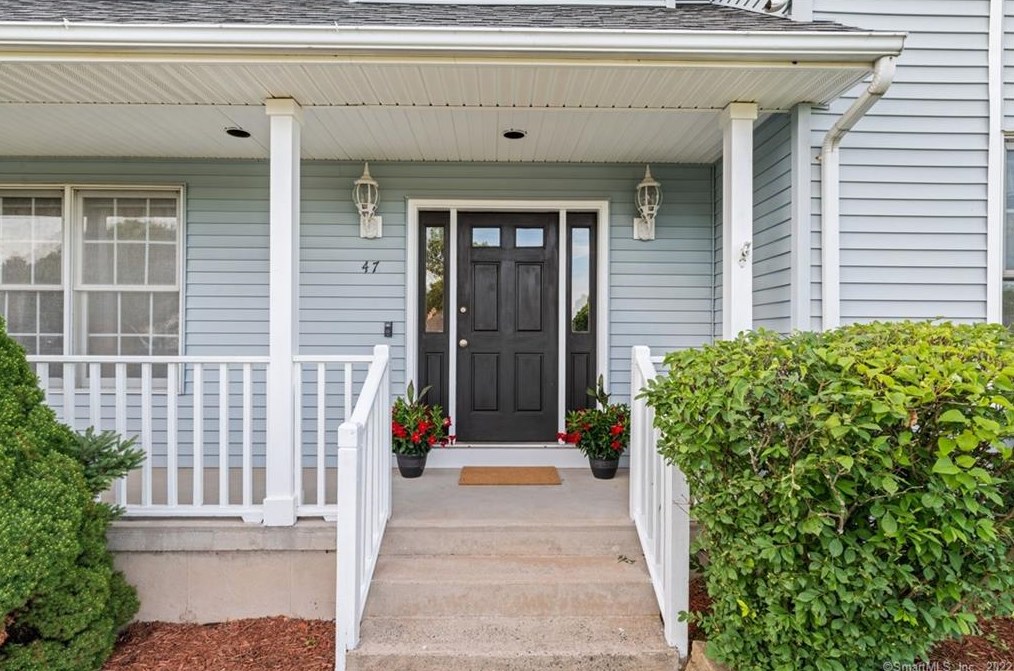47 Whitewood Dr, Rocky Hill, CT 06067-4205