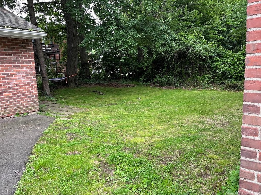 280 Priscilla St, Bridgeport, CT 06610