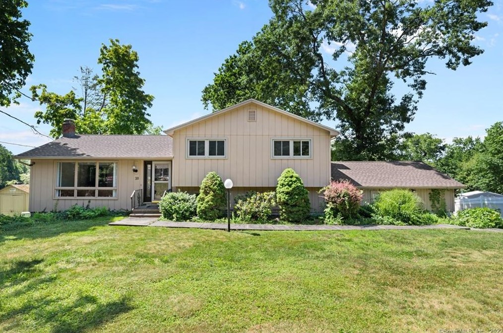 20 Thomas Ct, New Haven, CT 06513 exterior