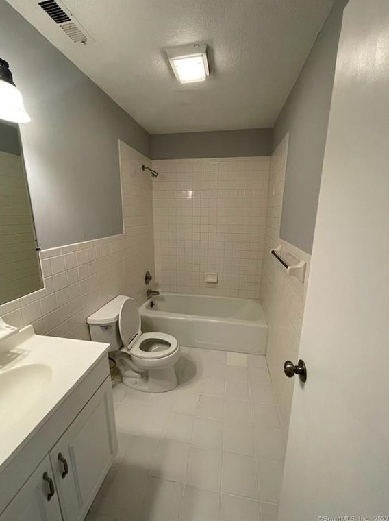 674 Cove Rd #4, Stamford, CT 06902