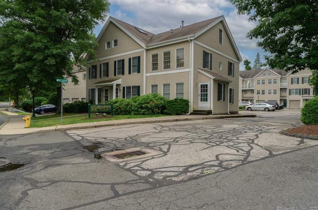 4 West Ct #4, Derby, CT 06418