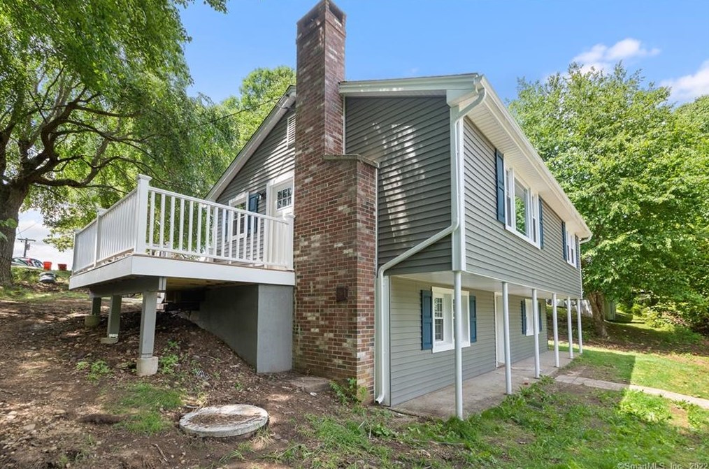99 Oxoboxo Cross Rd, Chesterfield CT  06370-1034 exterior